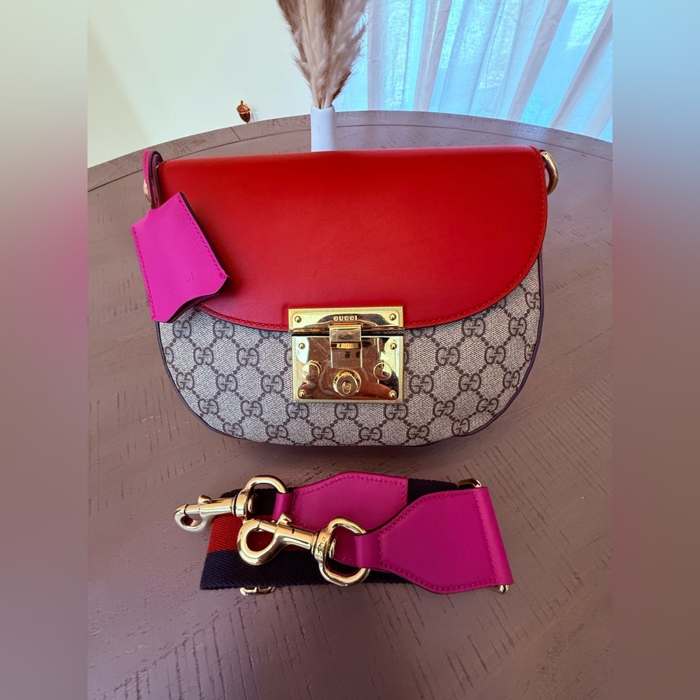 Authentic Gucci Padlock GG Supreme Medium Saddle Bag with COA - Picture 2 of 15